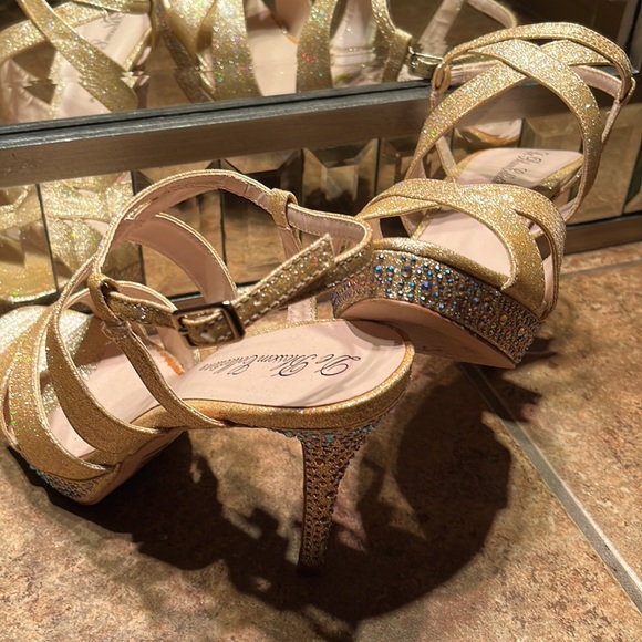 NWT Gold & Rhinestone Platform Heels - Picture 10 of 10